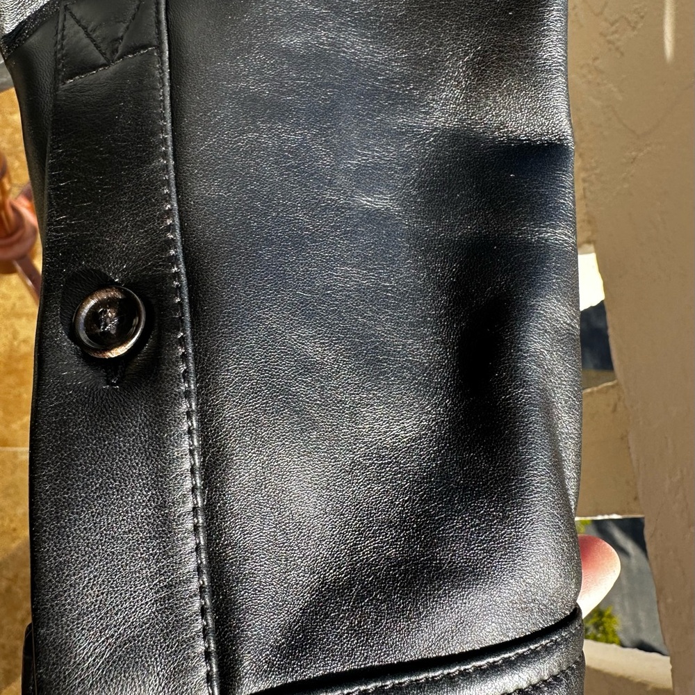 Bottega Veneta Lambskin Leather Shirt
Jacket Black IT 38 | US 6 Quiet Luxury NWT - Picture 15 of 16